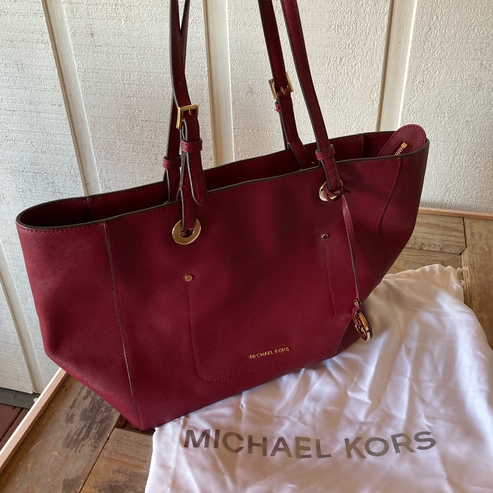 MICHAEL KORS cranberry large tote